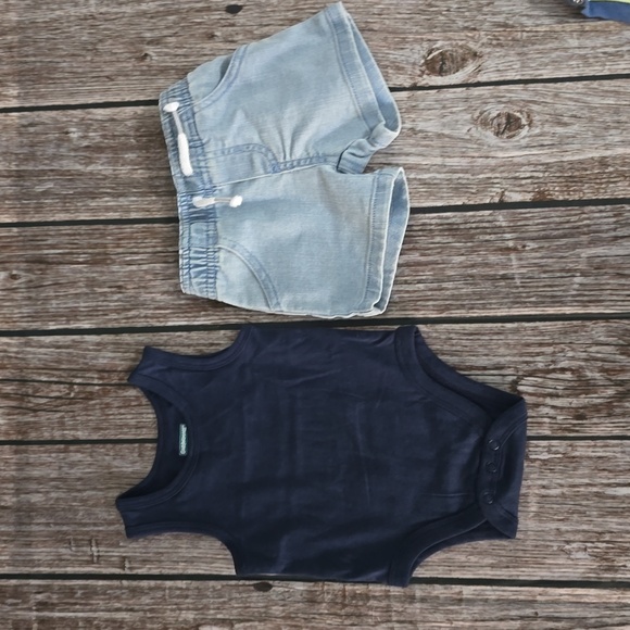 Baby size 0-3 lot - Picture 3 of 4